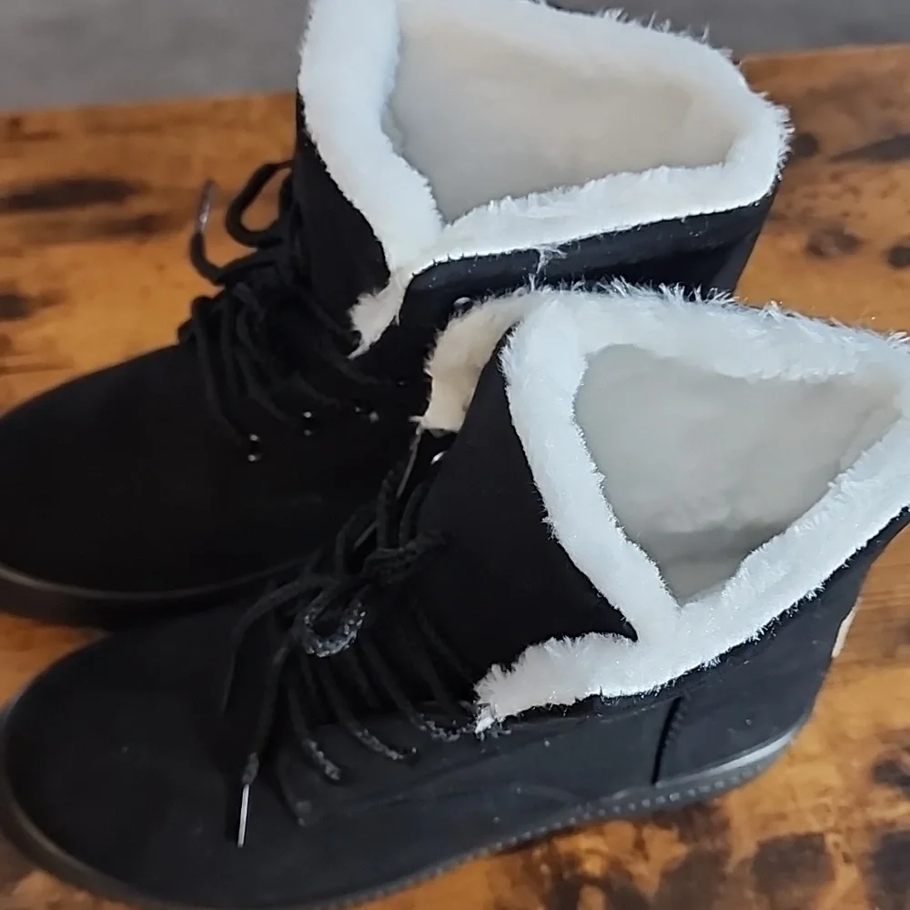 Boots Black Winter & Rain Boots with White Lining Unsex Men Size Is 5-5.5 FP